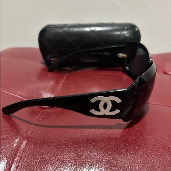 CHANEL Vintage Black Sunglasses Mother of Pearl - Picture 2 of 13